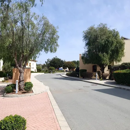 Gartenwohnung Mit Meerblick - Aphrodite Hills Erleben
