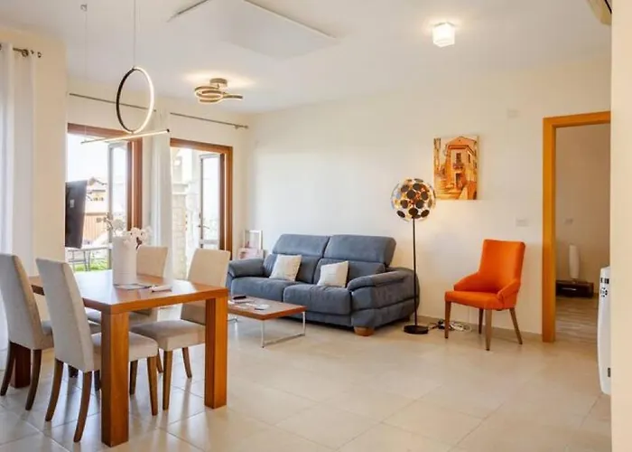 Gartenwohnung Mit Meerblick - Aphrodite Hills Erleben *